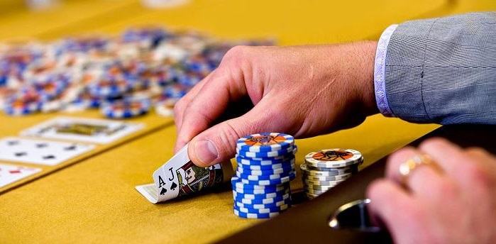 Cách Chơi Poker 3 Lá Chi Tiết Và Hiệu Quả Cho Người Mới Bắt Đầu