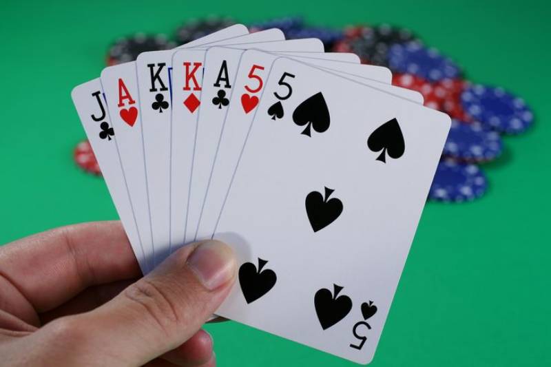 Bật mí cách chơi bài Poker 7 lá hiệu quả cho người mới bắt đầu