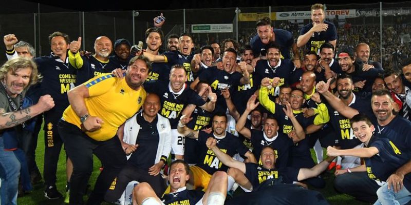 CLB Parma: Lịch sử thăng trầm của đội bóng áo vàng xanh