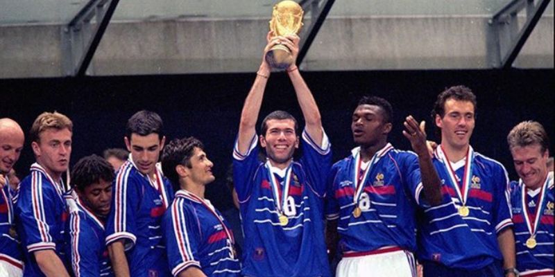 Tiểu sử Zidane - Sinh ra để cống hiến cho bóng đá