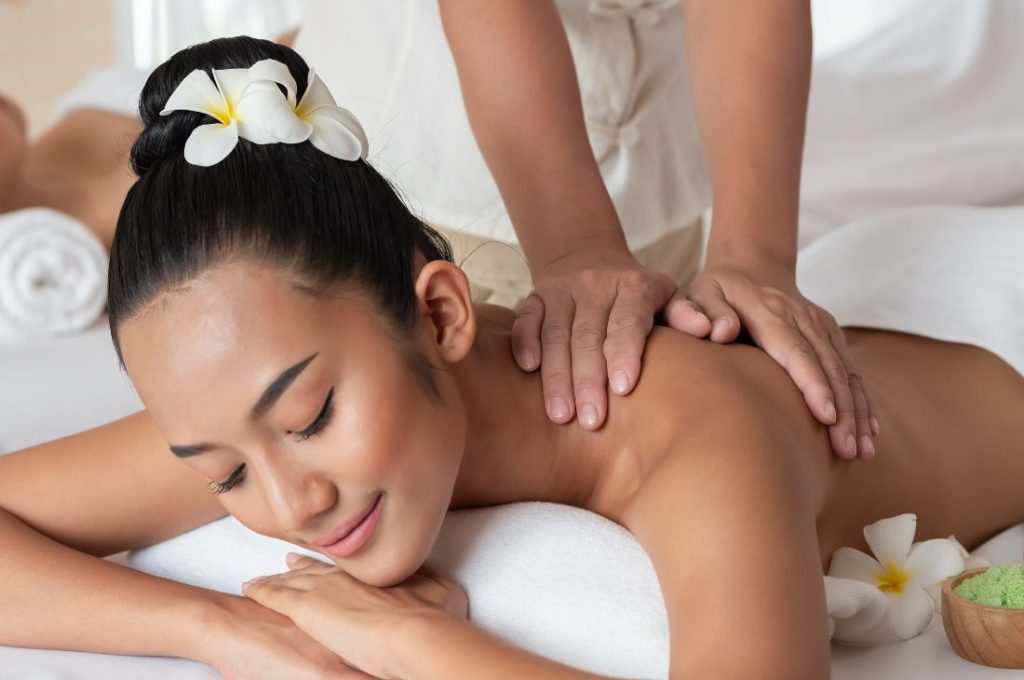 Hướng dẫn massage cho nữ tại nhà từ A - Z thư giãn toàn thân