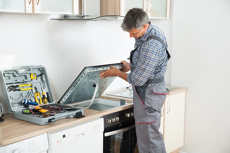 Không tự tháo rời bếp từ nếu bạn không biết cách sửa chữa.