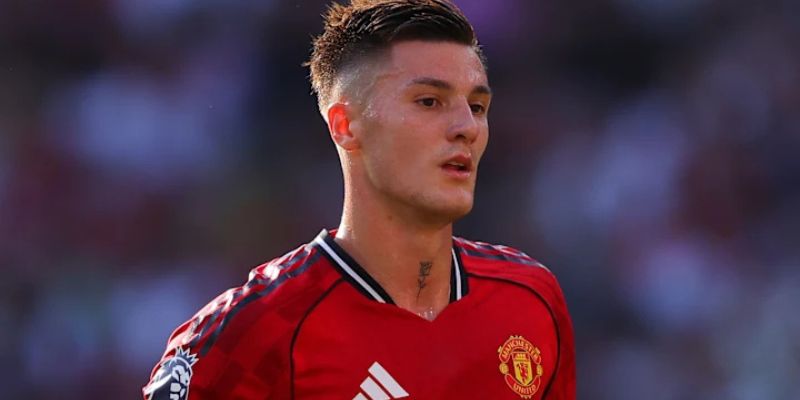 Benjamin Šeško: Tân binh đầy triển vọng của Manchester United