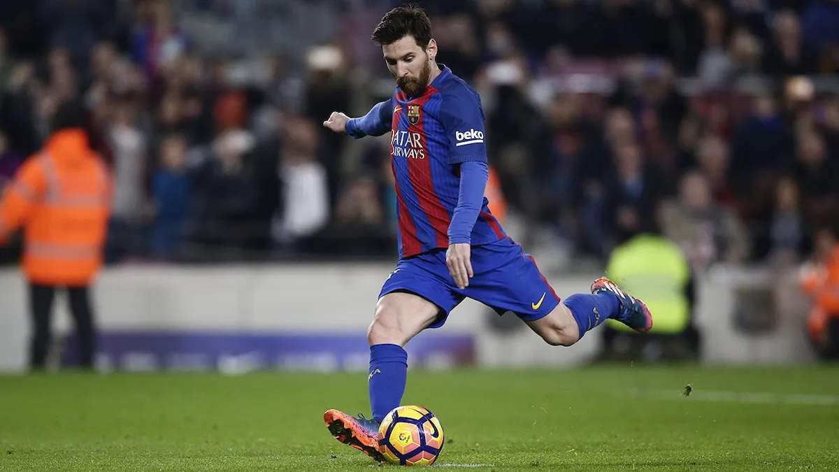 Sút Má Ngoài Là Gì? Ưu Nhược điểm Và Cách Thực Hiện Chi Tiết