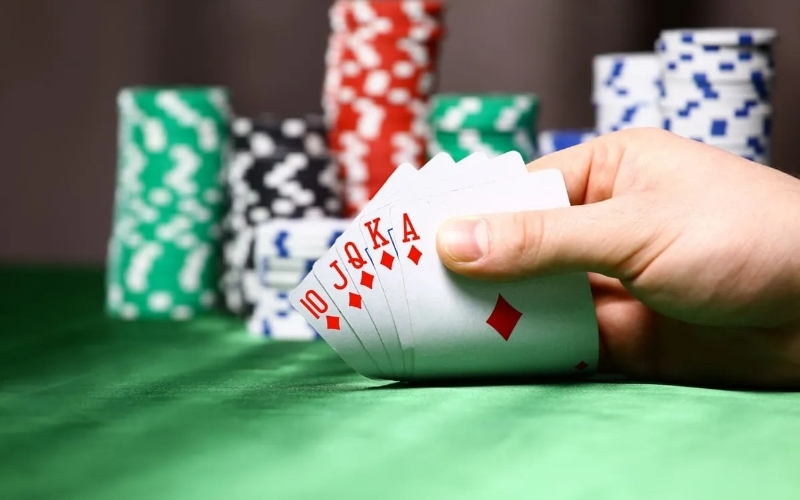 Thùng Phá Sảnh (Royal Flush) là gì? Bộ bài mạnh nhất trong Xì Tố. - Beck Sport