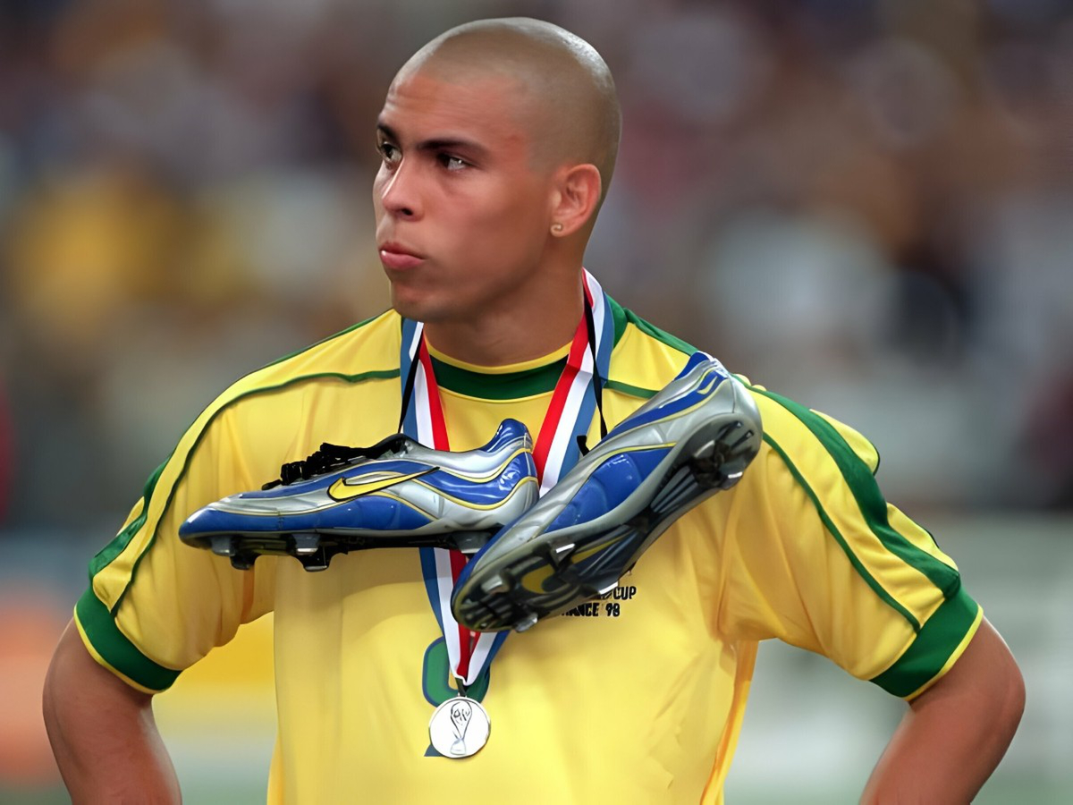 Ronaldo Béo chỉ ra 8 cầu thủ vĩ đại nhất lịch sử bóng đá